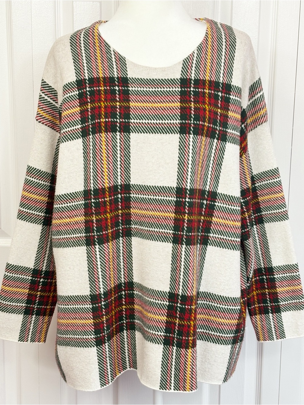 Tahari Winter Off White & Red Multi Plaid Print Knit Scoop Neck Sweater 2X